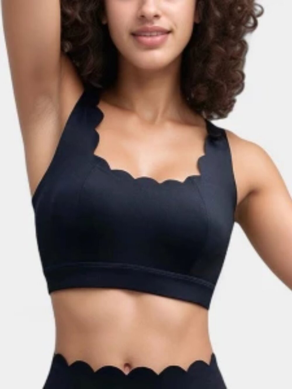 Zella Black Scalloped Scoop Sports Bra 🇨🇦